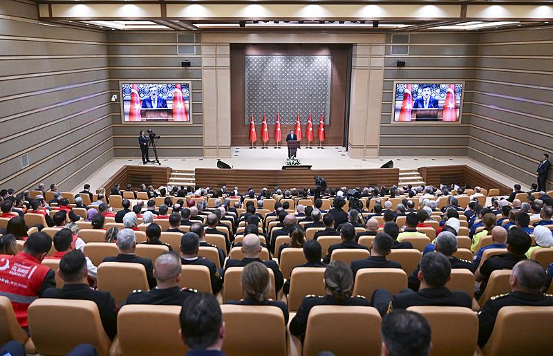 baskan-erdogandan-etik-mesaji-sadece-devlete-guven-acisindan-degil-verimlilik-ve-sosyal-moral-acisindan-da-one-1717440801503.jpeg Başkan Erdoğan'dan "etik" mesajı: Sadece devlete güven açısından değil, verimlilik ve sosyal moral açısından da önemlidir-3