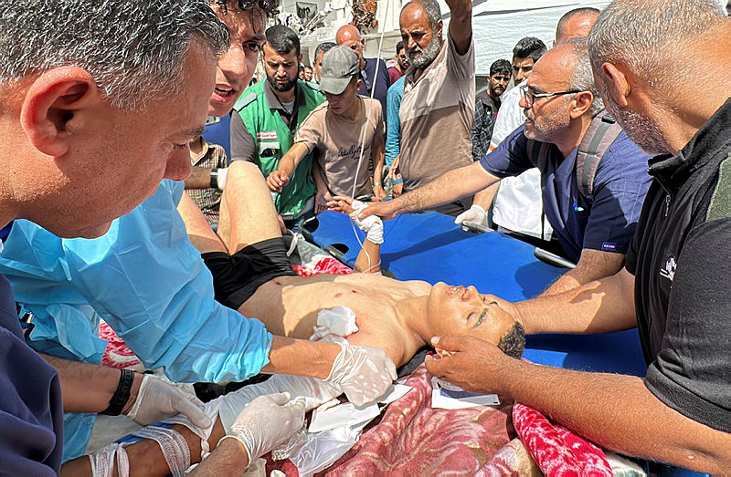 İsrail ordusu yine mülteci kamplarını bombaladı: El-Bureyc ve El-Megazi kuşatma altında: 15 Filistinli öldü!-2