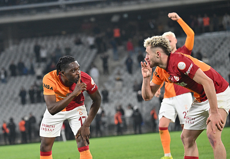 Galatasaray'da Erden Timur gittikten sonra bakın hangi futbolcu geliyor!-9