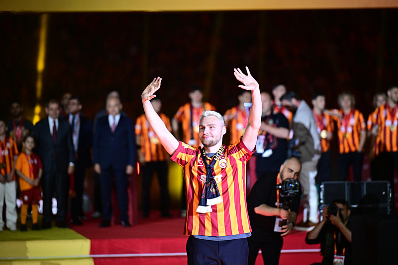 Galatasaray'da Erden Timur depremi sonrası ayrılıklar arka arkaya! Resmi imzalar bekleniyor-10