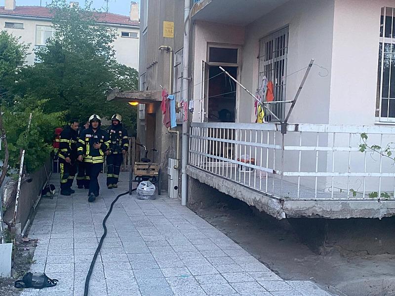 kayseride-ortalik-karisti-kiz-arkadasini-doven-ailesinin-evini-yakti-1717698553191.jpeg Kayseri'de ortalık karıştı: Kız arkadaşını döven ailesinin evini yaktı-3