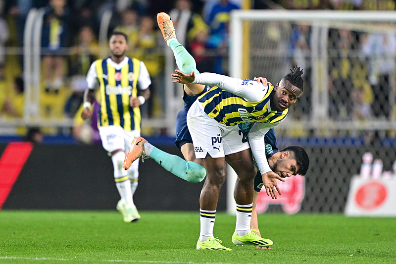 Yılın transfer çalımı geliyor! Galatasaray Fenerbahçe'nin yıldız futbolcusunu kapacak! Dursun Özbek düğmeye bastı-13