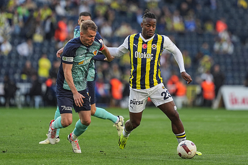 Yılın transfer çalımı geliyor! Galatasaray Fenerbahçe'nin yıldız futbolcusunu kapacak! Dursun Özbek düğmeye bastı-14