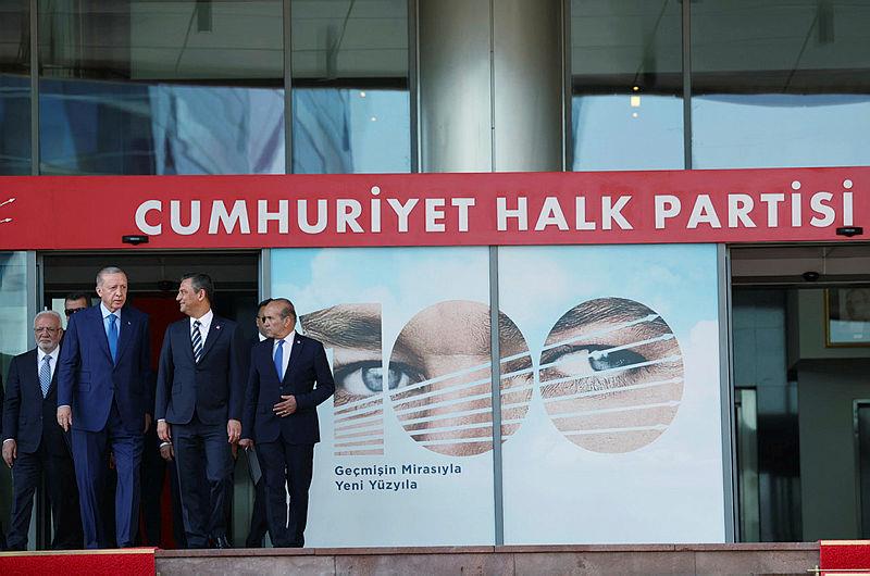 Başkan Erdoğan- Özgür Özel görüşmesi sonrası CHP'den ilk açıklama: Olumlu geçti yeniden görüşmeye hazırız-3