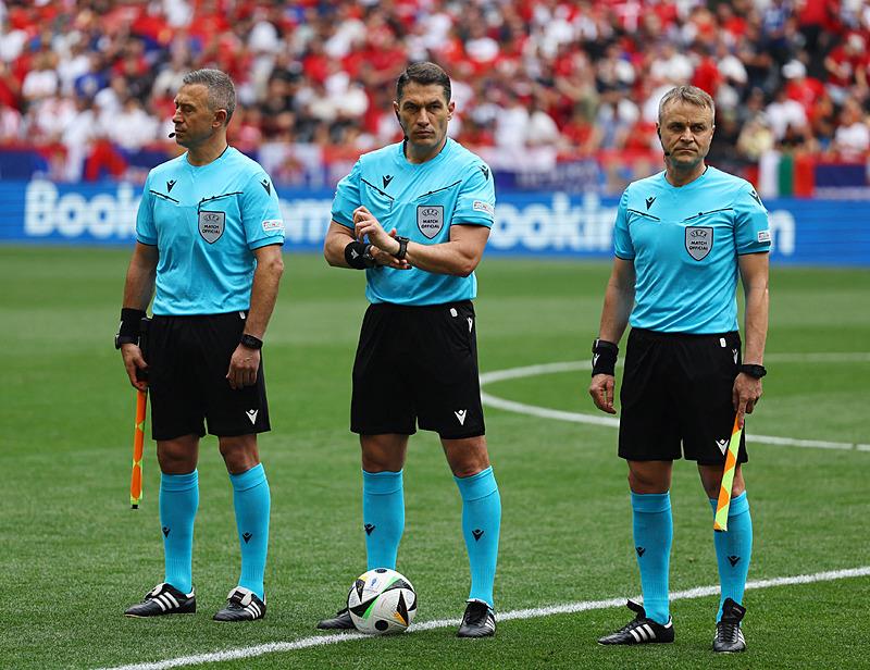 Rumen hakem, Slovenya ve Sırbistan arasında oynanan maçta düdük çaldı.