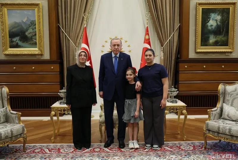 Başkan Erdoğan Sinan Ateş'in eşi Ayşe Ateş'i kabul etti