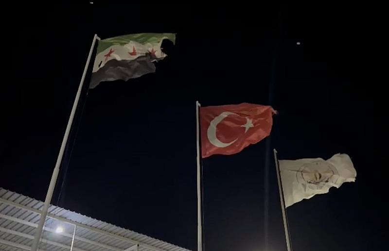 SMO Türk bayrağını göndere çekti