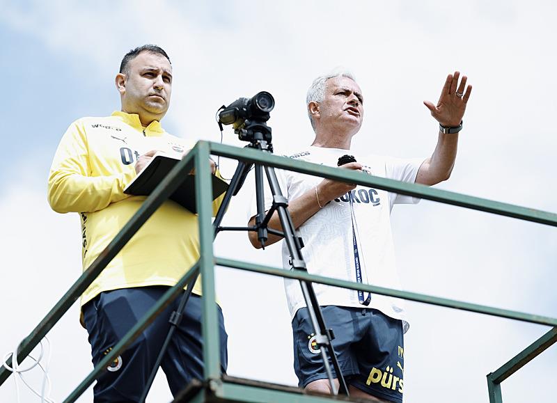 fenerbahcede-jose-mourinho-ruzgari-iste-antrenmanlarda-yasananlar-1720356308459.jpeg Fenerbahçe'de Jose Mourinho rüzgarı! İşte antrenmanlarda yaşananlar...-2