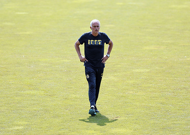 fenerbahce-strasbourg-maci-canli-izle-fb-strasbourg-hazirlik-maci-ne-zaman-saat-kacta-hangi-kanalda-1720886952506.jpg Fenerbahçe Strasbourg maçı ne zaman, saat kaçta? FB Strasbourg hazırlık maçı hangi kanalda yayınlanacak?-4