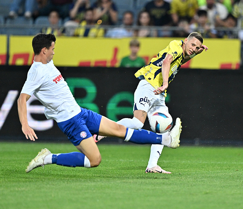 fenerbahce-strasbourg-maci-canli-izle-fb-strasbourg-hazirlik-maci-ne-zaman-saat-kacta-hangi-kanalda-1720886956819.jpg Fenerbahçe Strasbourg maçı ne zaman, saat kaçta? FB Strasbourg hazırlık maçı hangi kanalda yayınlanacak?-2