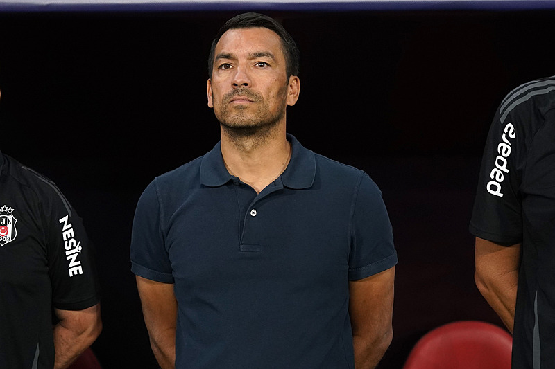 giovanni-van-bronckhorst-1722724415678.jpg Giovanni van Bronckhorst