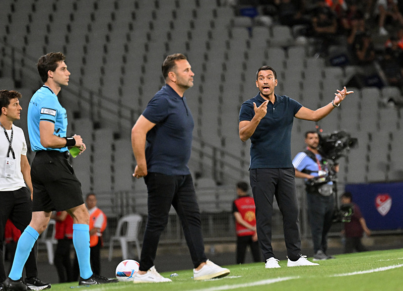 giovanni-van-bronckhorst-1722724519497.jpeg Giovanni van Bronckhorst