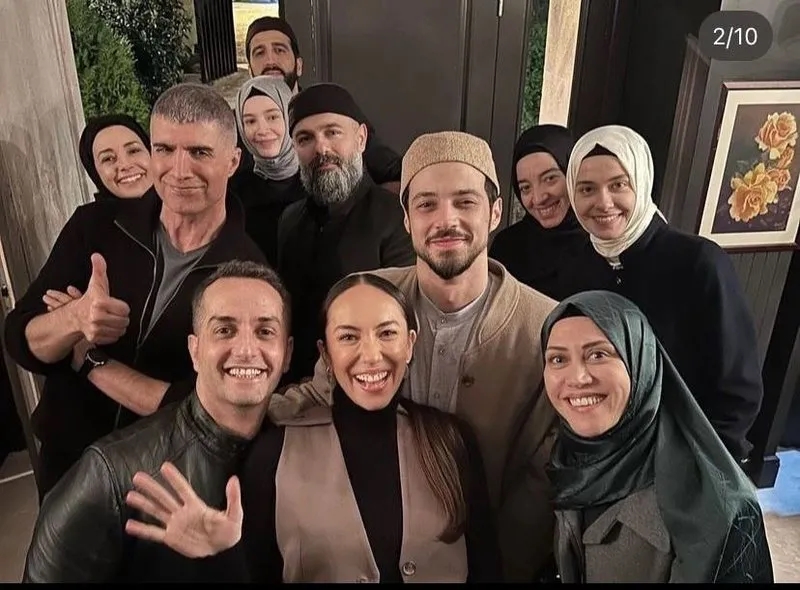 kizil-goncalar-kadrosuna-flas-transfer-eylul-ayinda-basliyor-meryemin-yeni-hapishane-arkadasi-1723145810198.jpeg Eylül ayında başlıyor! Kızıl Goncalar kadrosuna flaş transfer! Meryem'in yeni hapishane arkadaşı...-4
