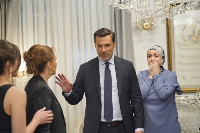 kizilcik-serbetinde-1723089188686.jpeg Meğer Görkem ve Doğa... Kızılcık Şerbeti'nde oyuncu krizi; Şizofren olduğu ortaya çıktı!-3