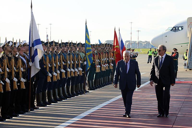 Filistin Devlet Başkanı Mahmud Abbas, resmi temaslarda bulunmak üzere Rusya'nın başkenti Moskova'ya geldi.