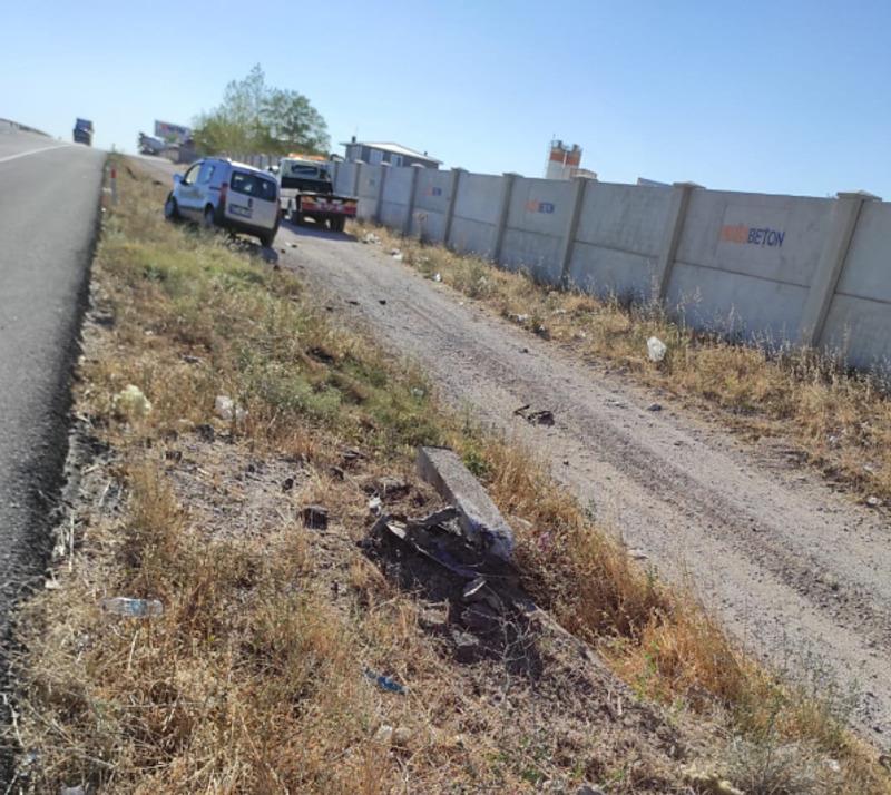 Aksaray'da işçileri taşıyan hafif ticari aracın şarampole takla atması sorucu meydana gelen kazada 2'si ağır 6 kişi, yaralandı