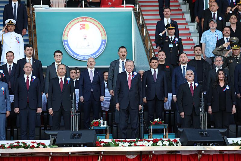 Törende İçişleri Bakanı Ali Yerlikaya, Anayasa Mahkemesi Başkanı Kadir Özkaya ile Cumhurbaşkanı Dış Politika ve Güvenlik Başdanışmanı Akif Çağatay Kılıç da yer aldı. 