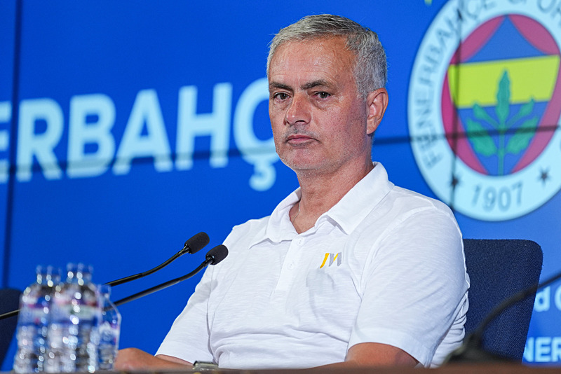 fenerbahceye-transferde-kotu-haber-52-milyon-euroluk-anlasma-sonrasi-imzalar-atilacak-1723819664175.jpg Jsoe Mourinho