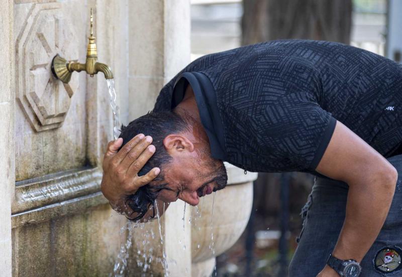 Aşırı terleyenler buna dikkat! Bu besinler sizi daha çok terletiyor! Sakın tüketmeyin-3