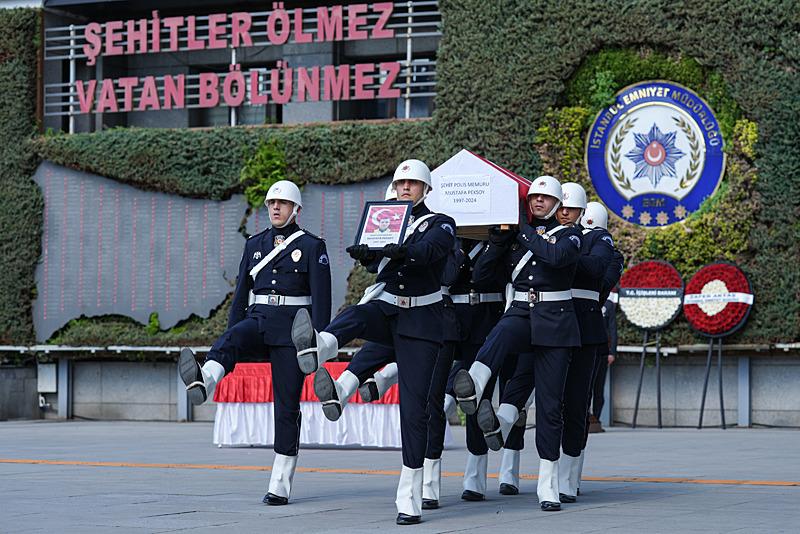 Başkan Erdoğan'dan şehit polis memuru Mustafa Peksoy'un ailesine başsağlığı! | Ebediyete uğurlandı-3