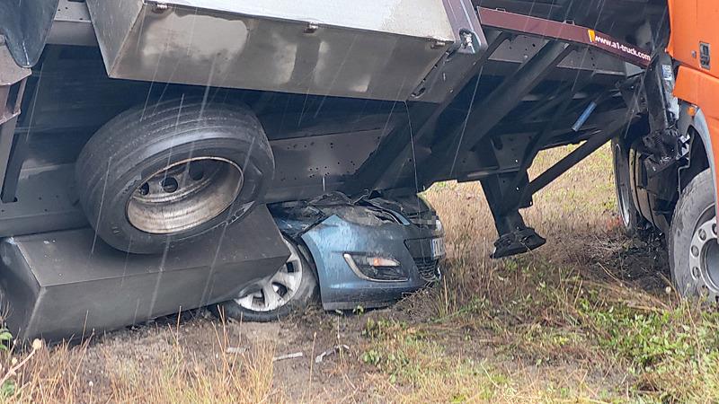 SAMSUN- Ankara karayolunda meydana gelen 2 farklı zincirleme trafik kazasında 4 kişi yaşamını yitirdi, 15 kişi ise yaralandı