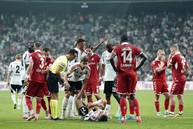 Beşiktaş Sivasspor'u 2-0'la geçti.