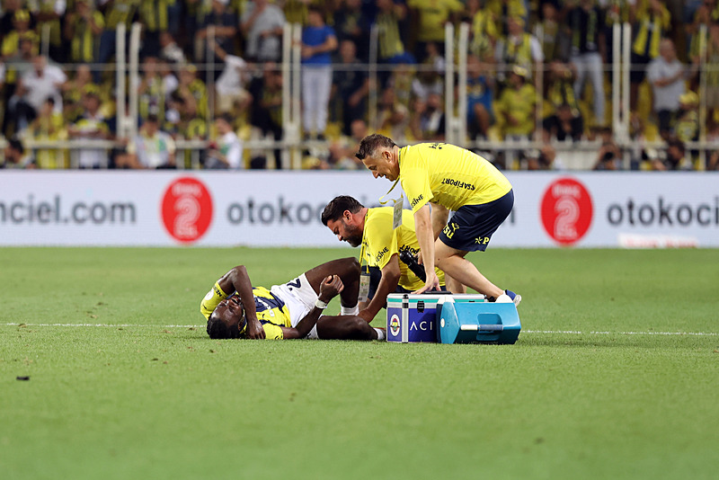 Bright Osayi-Samuel taraftarların en çok sevdiği isimler arasında yer alıyor