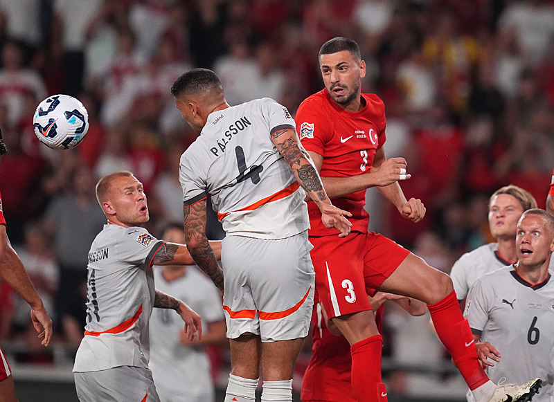 Merih Demiral formasını yeniden giydi