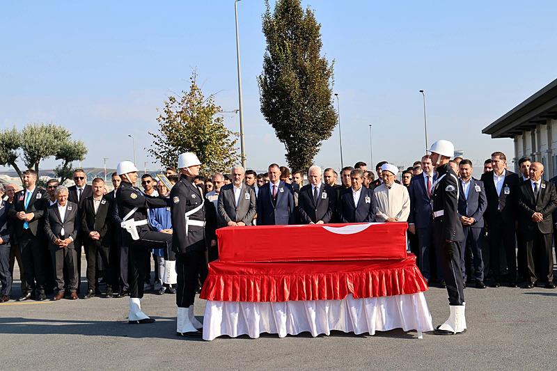 İşgal altındaki Batı Şeria'da İsrail askerleri tarafından öldürülen Ayşenur Ezgi Eygi 'nin cenazesi Bakü'den Türkiye'ye getirildi