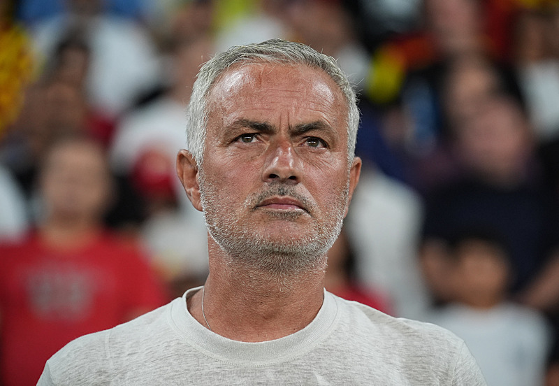 Jose Mourinho sezon boyunca her maçı tek tek düşüneceklerini oyuncularına aktarıyor