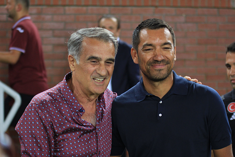 Giovanni van Bronckhorst, ikinci yarıdaki futboldan memnun olmadığını söyledi