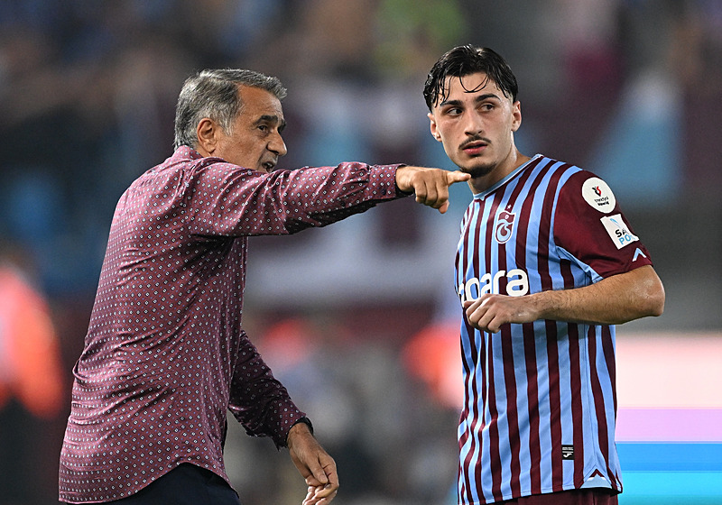 Şenol Güneş Cihan'a taktik verirken