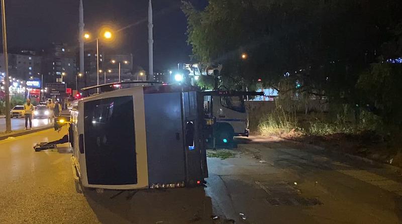 ankarada-kafa-kafaya-facia-yolcu-minibusu-ile-otomobil-carpisti-4-yarali-1726608513519.jpeg Ankara’da kafa kafaya facia! Yolcu minibüsü ile otomobil çarpıştı: 4 yaralı-1
