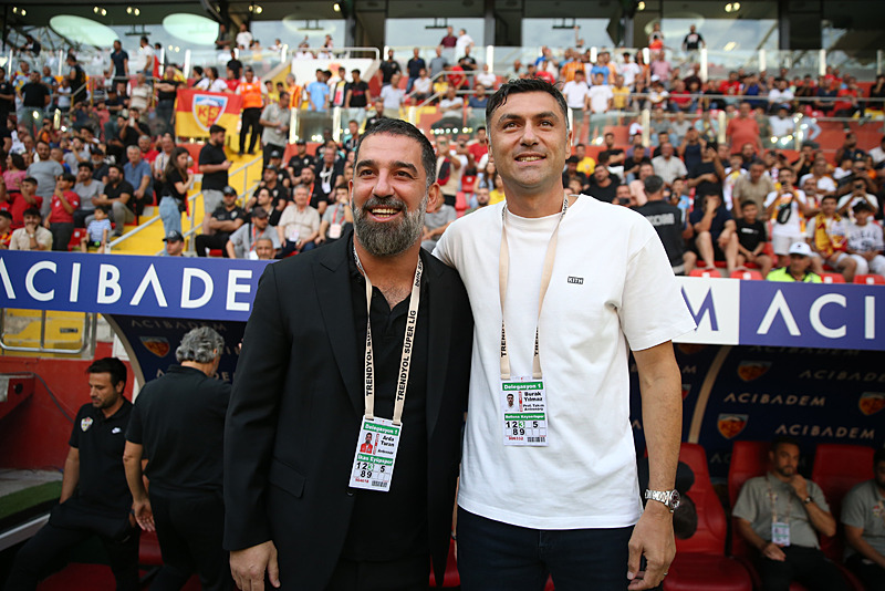 Arda Turan ve Burak Yılmaz'ın karşılaştığı Kayserispor - Eyüpspor maçı 2-2 sona ermişti. [Anadolu Ajansı}