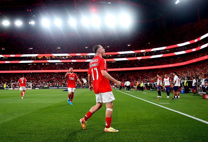 Kerem Aktürkoğlu imza attığı günden bu yana Benfica taraftarlarının yoğun ilgisiyle karşılaşıyor. Reuters