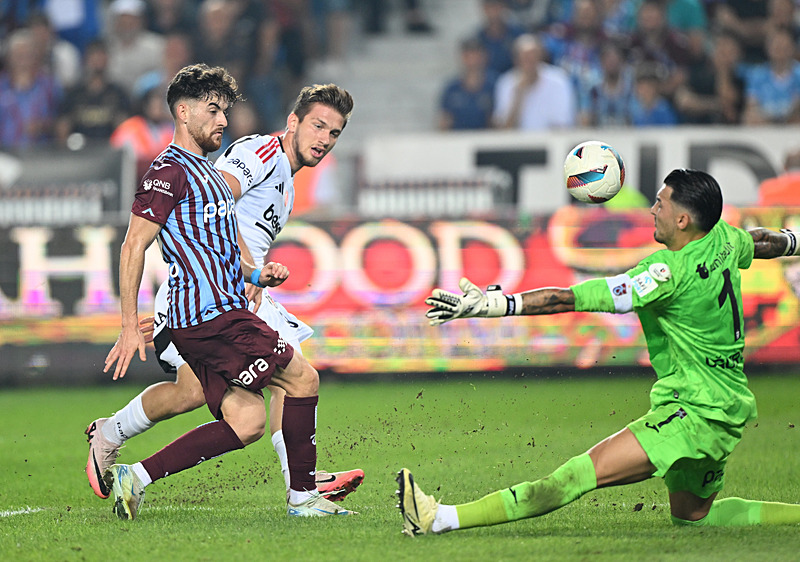 Trabzonspor, Beşiktaş karşısındaki kurtarışlarıyla sezonun en fazla sayısına ulaştı. [AA]