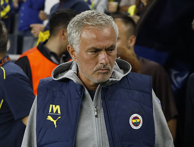 Jose Mourinho 9 takım ile Avrupa kupaları gruplarında oynayan ilk teknik direktör olarak tarihe geçti. [Anadolu Ajansı}