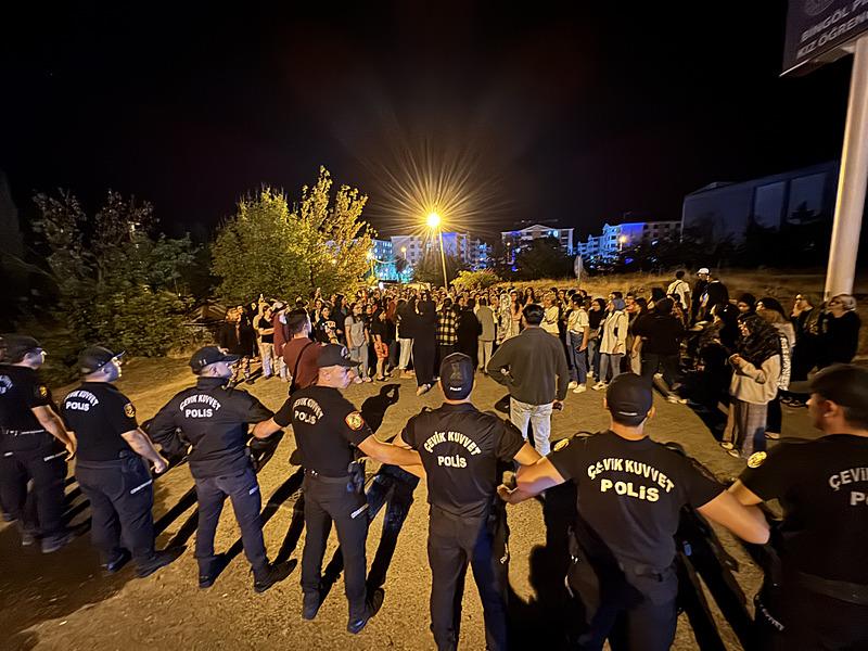  Yaya geçidi'nde otomobilin çarptığı üniversiteli Evin, öldü (AA) 