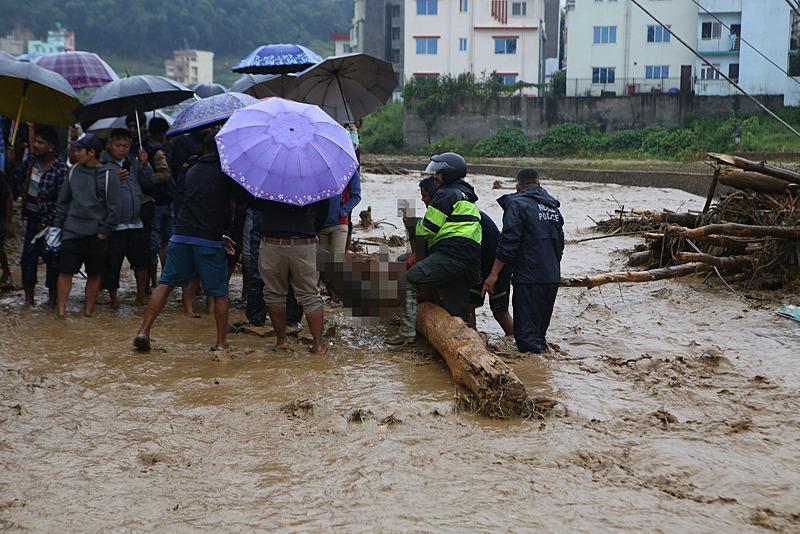 Nepal'de sel felaketi: Çok sayıda kişi hayatını kaybetti (AA)