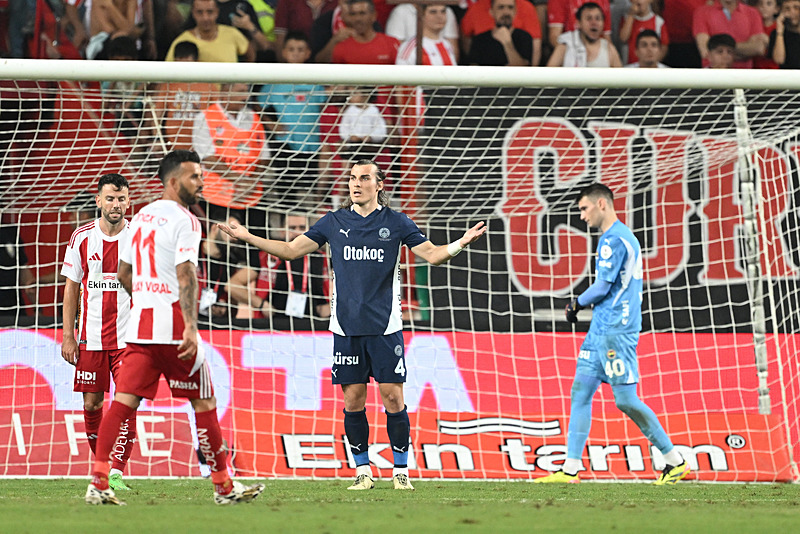 Çağlar Söyüncü bu sezon 1 gol attı. [AA]