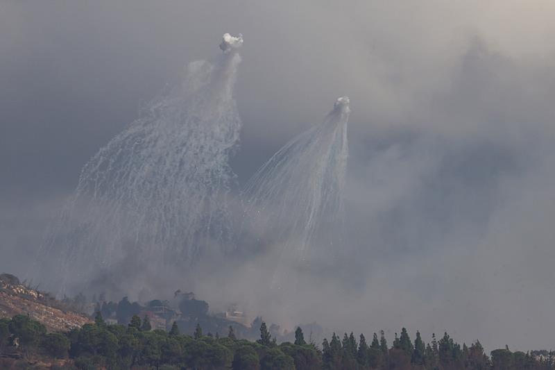 İsrail Lübnan'da hava ve kara saldırılarına devam ediyor, Reuters