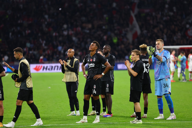 Beşiktaş Frankfurt'u mağlup ederek ilk puanlarını kazanmak istiyor. (DHA)