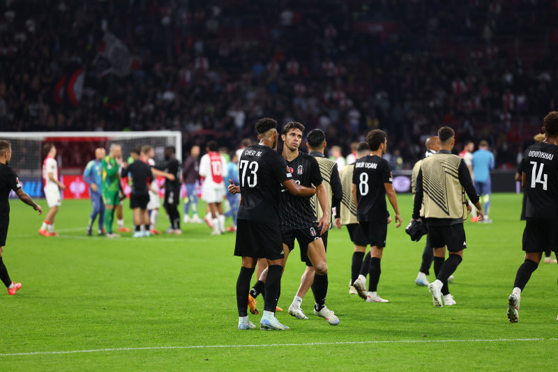 Beşiktaş ilk maçlar sonunda son sırada yer alıyor. (DHA)