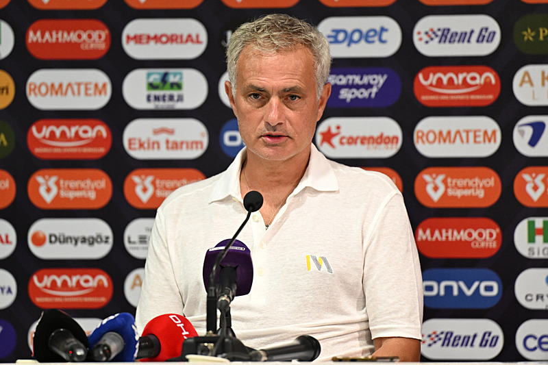 Mourinho Türkiye'ye geldiği için pişman olmadığını söyledi. [AA]