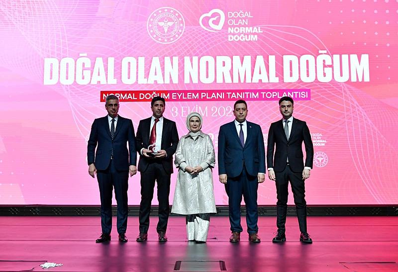 Emine Erdoğan'dan anne adaylarına ʺnormal doğumʺ çağrısı (AA) 