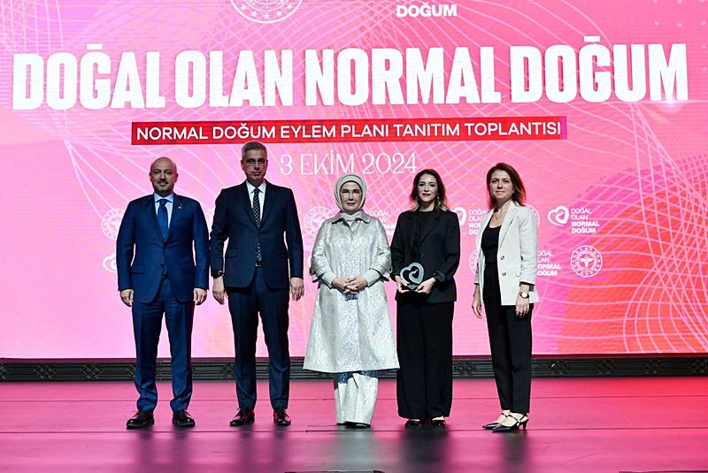 Emine Erdoğan'dan anne adaylarına ʺnormal doğumʺ çağrısı (AA) 