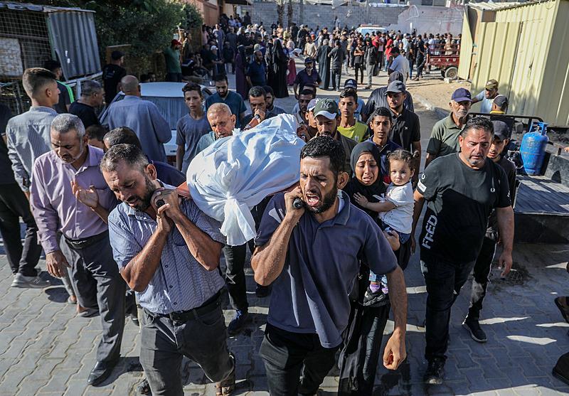 İsrail Gazze'de soykırım suçu işliyor (Fotoğraf: AA)