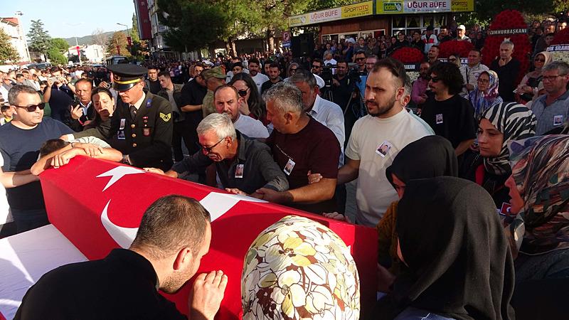  Şehit Piyade Uzman Çavuş Burak Geniş memleketi Yenice'de toprağa verildi (DHA) 