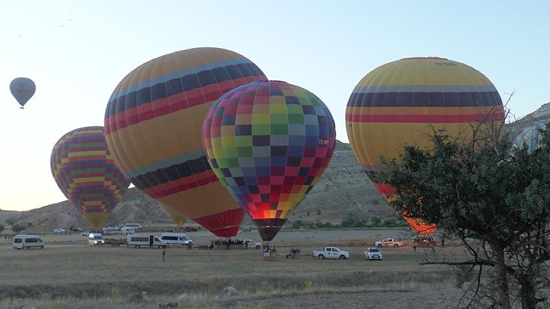 Sıcak hava balonu yolculuğu (Takvim.com.tr Fotoğraf Arşivi)