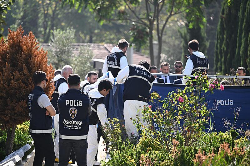 Cem Garioğlu'nun mezarından kefen çıkmamıştı